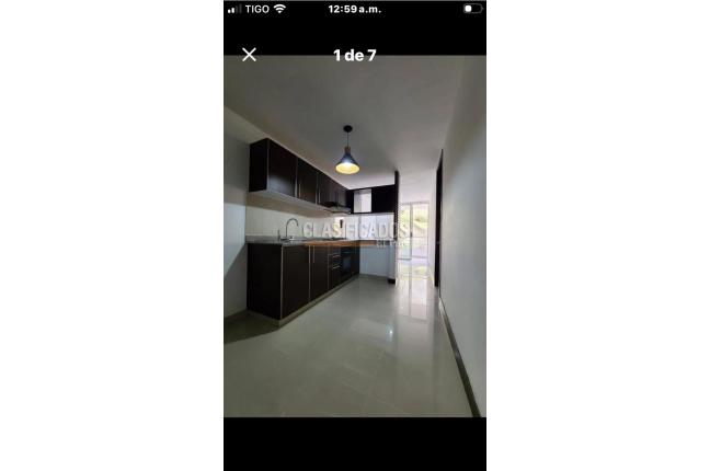Apartaestudios, Alquiler, Altos Cristales - $2.200.000