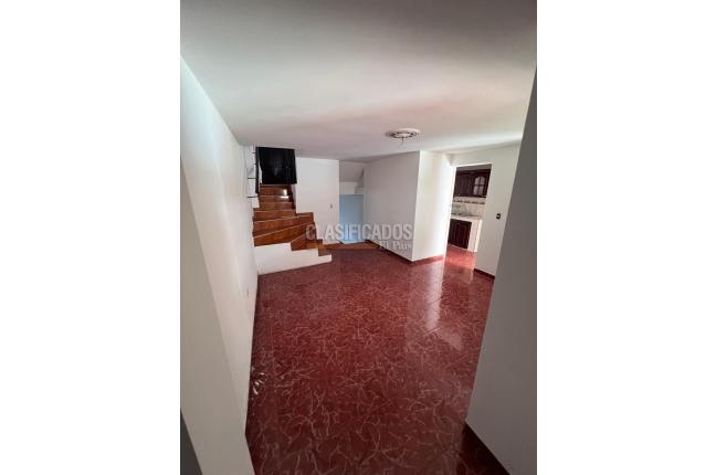 Casas, Venta en San Cayetano