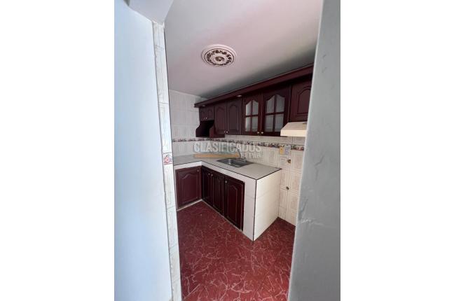 Casas, Venta en San Cayetano