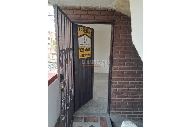 Apartamentos, Alquiler, Alcázares - $1.000.000