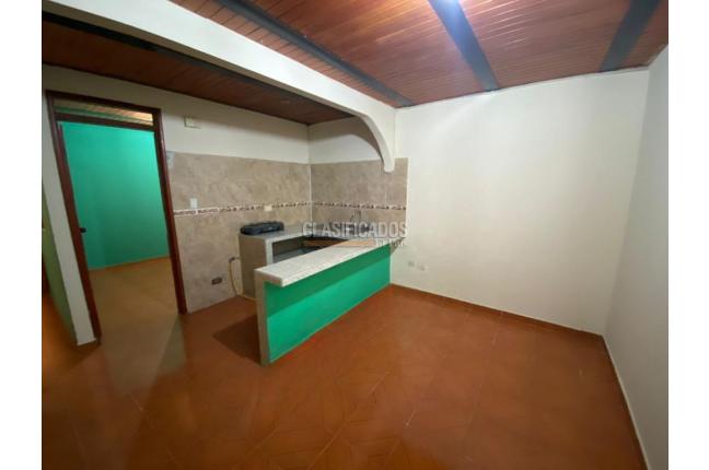 Apartamentos, Alquiler, Salomia - $800.000