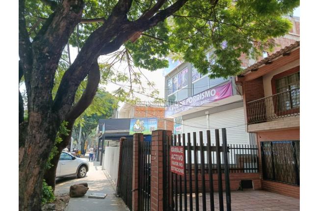 Casas, Alquiler, Primero de Mayo - $3.000.000