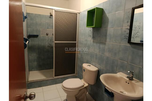 Casas, Alquiler, Primero de Mayo - $3.000.000