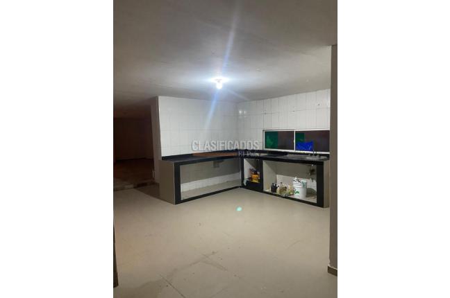 Casas, Alquiler, Santo Tomas - $1.800.000
