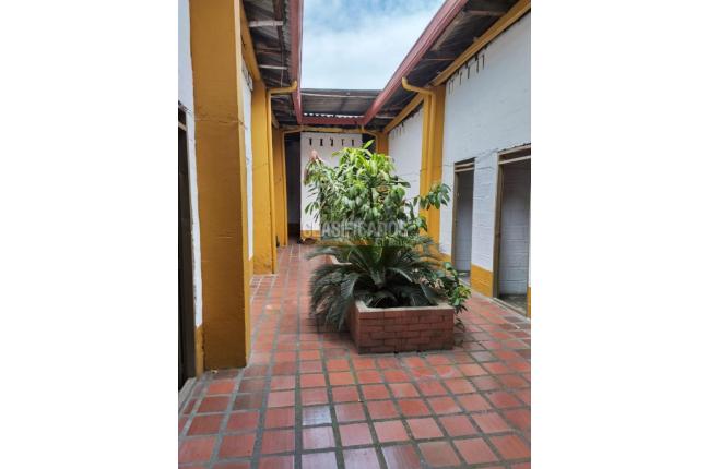 Casas, Alquiler, San Cayetano - $8.000.000
