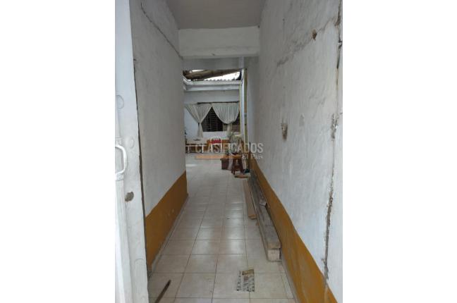 Casas, Alquiler, San Cayetano - $8.000.000