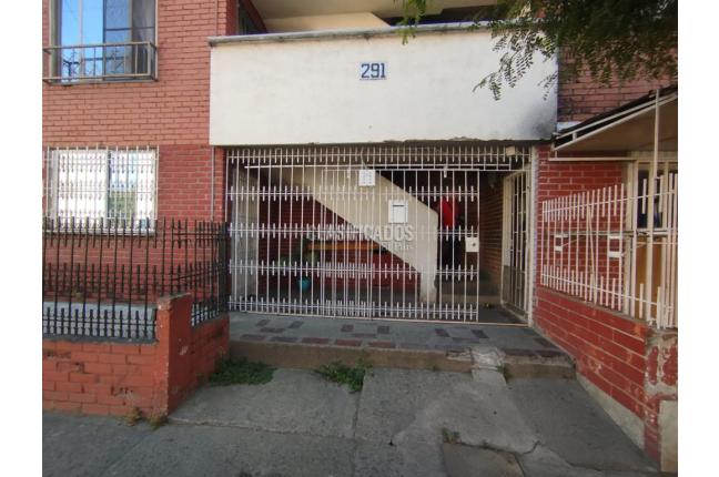Apartamentos, Alquiler, Alcázares - $800.000
