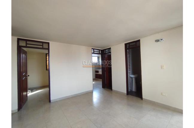 Apartamentos, Alquiler, Alcázares - $800.000