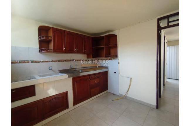 Apartamentos, Alquiler, Alcázares - $800.000