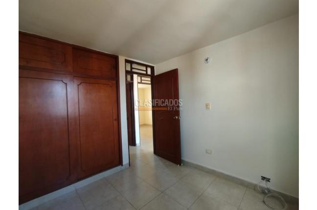 Apartamentos, Alquiler, Alcázares - $800.000