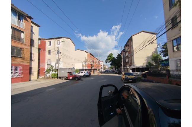 Apartamentos, Alquiler, Alcázares - $800.000