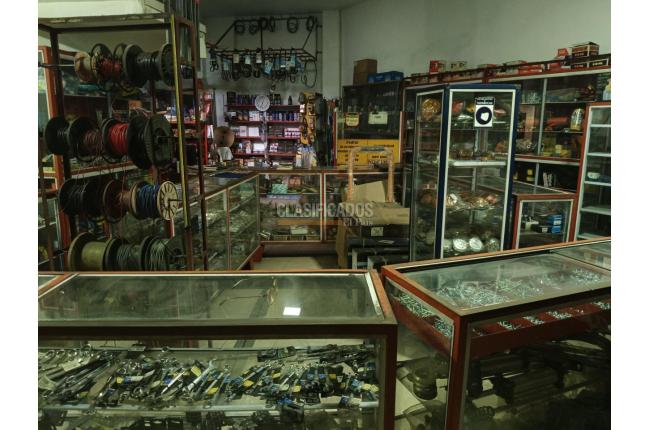Montaje y mercancía almacén electricos - Negocios Establecidos