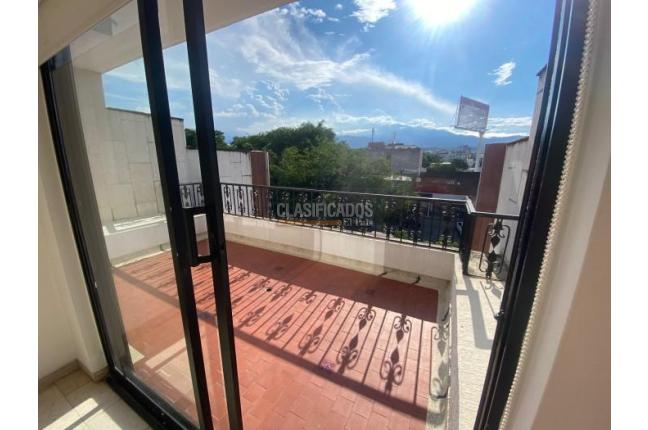 Oficinas y Consultorios, Alquiler, Ciudad Jardín - $1.800.000