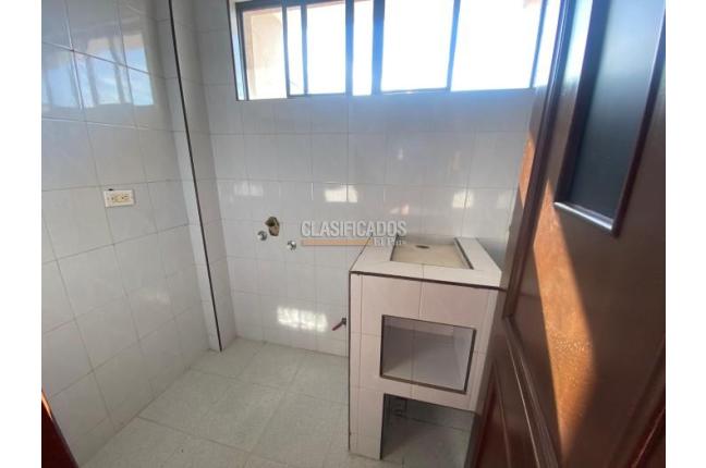Oficinas y Consultorios, Alquiler, Ciudad Jardín - $1.800.000