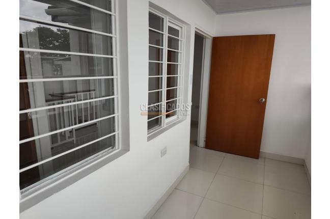 Casas, Alquiler, Miraflores - $7.500.000
