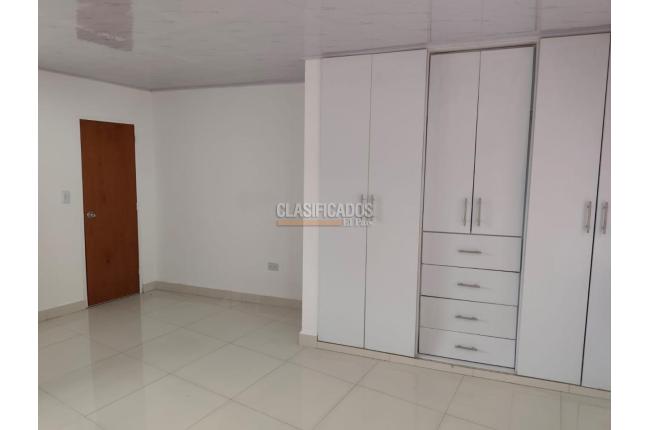 Casas, Alquiler, Miraflores - $7.500.000