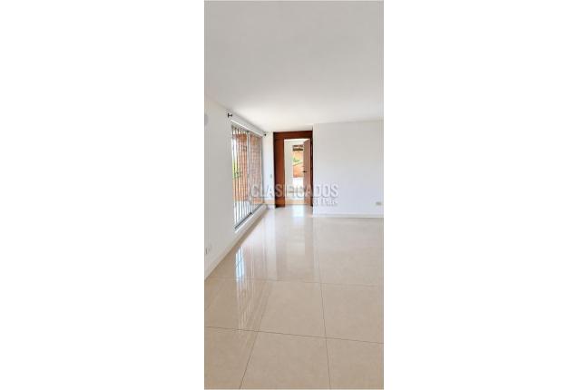 Apartamentos, Venta, Flora Industrial - $380.000.000
