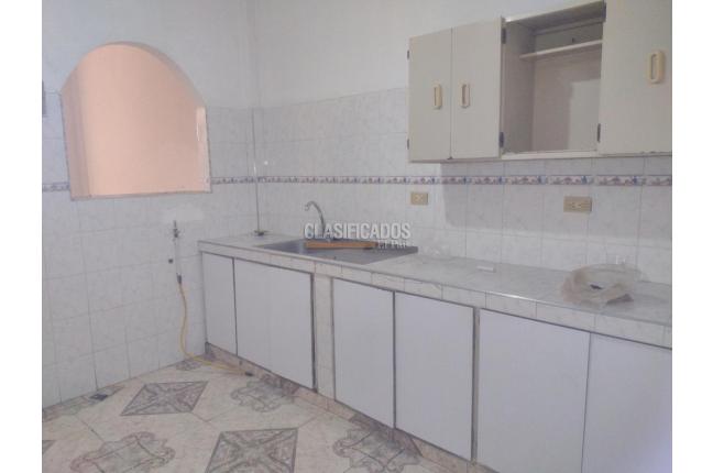 Casas, Alquiler, Saavedra Galindo - $1.500.000