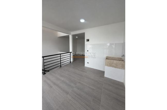 Casas, Alquiler, Ciudad Pacifica - $3.400.000
