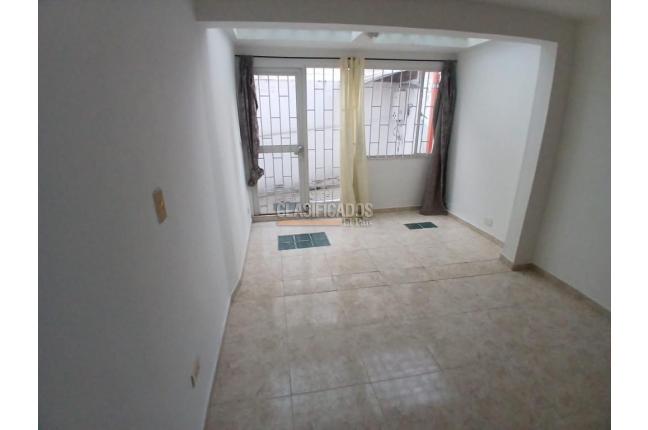 Casas, Alquiler, Bogotá - $3.000.000