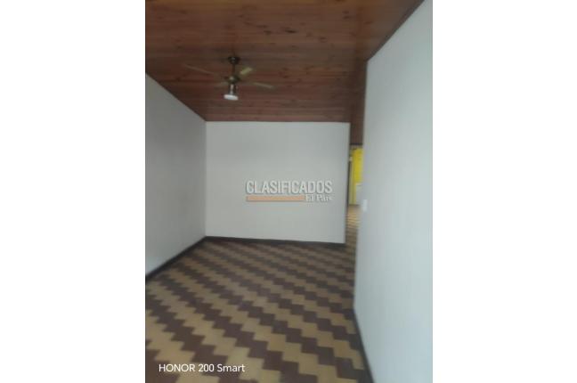 Casas, Alquiler en La Base