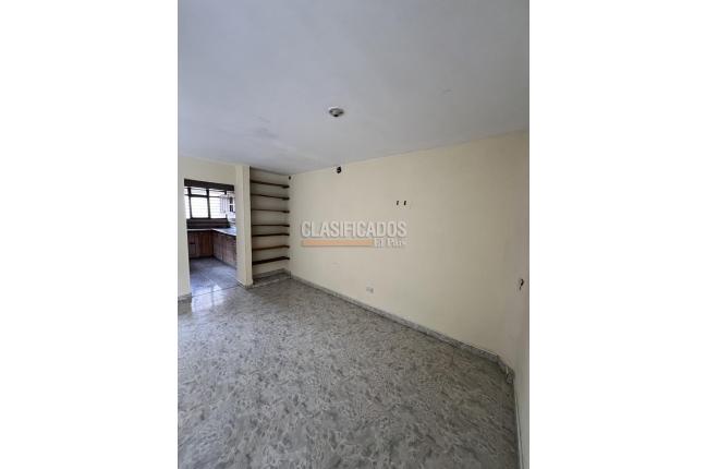 Casas, Alquiler en La Rivera