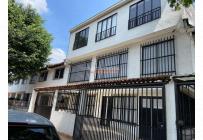 Oficinas y Consultorios, Alquiler, Capri - $9.000.000