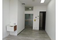 Oficinas y Consultorios, Alquiler, Multicentro - $3.300.000