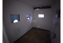Oficinas y Consultorios, Alquiler, San Vicente - $2.200.000