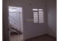Casas, Alquiler, Simón Bolívar - $888.000