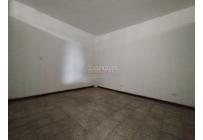 Locales y Bodegas, Alquiler, El Troncal - $5.500.000
