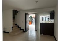 Casas, Alquiler, Calicanto - $2.200.000
