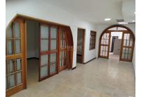 Casas, Alquiler, Municipal - $1.300.000