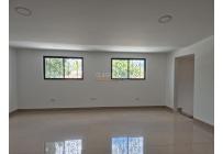 Oficinas y Consultorios, Alquiler, La Flora - $4.000.000