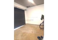 Locales y Bodegas, Alquiler, La Flora - $2.600.000