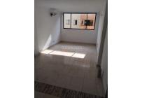 Apartamentos, Alquiler, Primero de Mayo - $1.400.000
