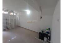 Locales y Bodegas, Alquiler, Versalles - $900.000