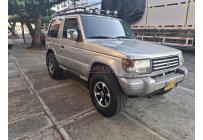 Mitsubishi Montero 2004