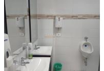 Locales y Bodegas, Venta, Bogotá - $2.400.000.000