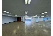 Locales y Bodegas, Venta, Prados del Norte - $10.000.000.000