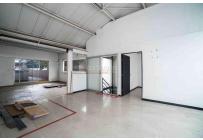 Locales y Bodegas, Venta, Granada - $1.100.000.000