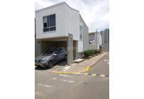 Casas, Alquiler, Ciudad Country - $1.700.000