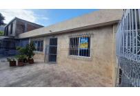 Casas, Alquiler, Eucarístico - $3.500.000