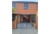 Casas, Alquiler, La Espadaña - $2.100.000