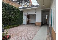 Locales y Bodegas, Alquiler, Granada - $8.000.000