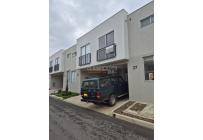 Casas, Alquiler, Ciudad Country - $2.300.000