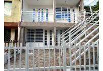 Casas, Alquiler, Álamos - $800.000