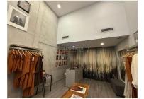 Locales y Bodegas, Alquiler, Centro Ccial Centenario - $7.500.000