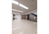 Oficinas y Consultorios, Alquiler, La Flora - $18.900.000