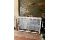 VENDO TRES VITRINAS - Mercancías Diversas